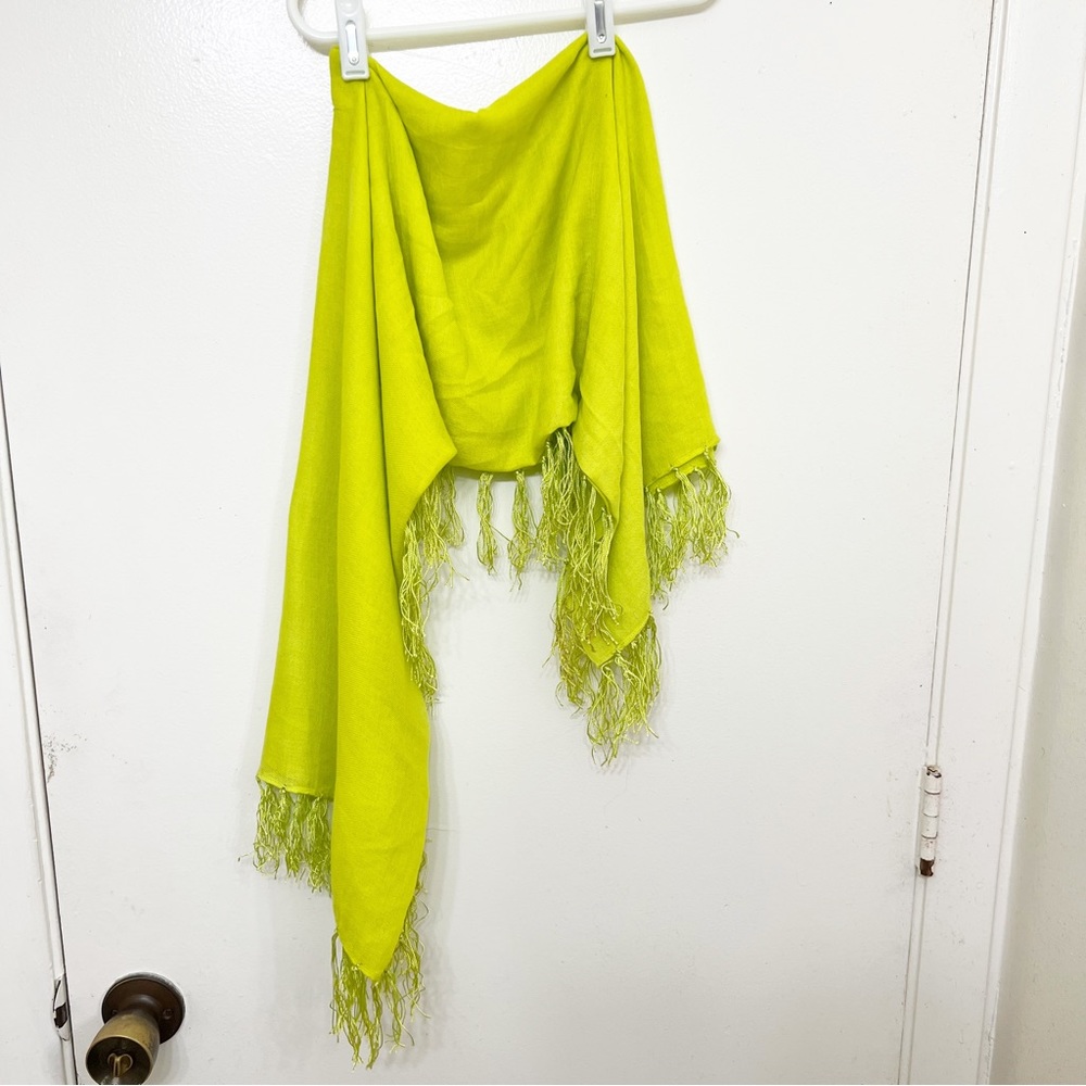 Dazzling Bright Green Women Scarve Excellent Condition